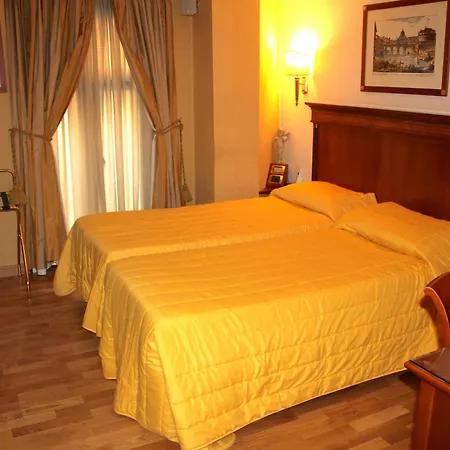 Luxury Rooms H 2000 Roma-3